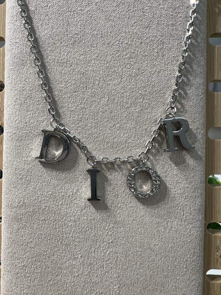 سلسال Dior معدن فضي