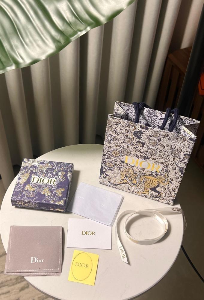 إسوارة Dior معدن ذهبي