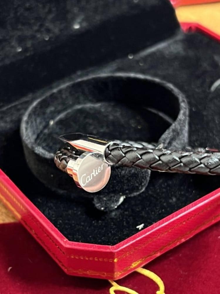 اسوارة Cartier اسود