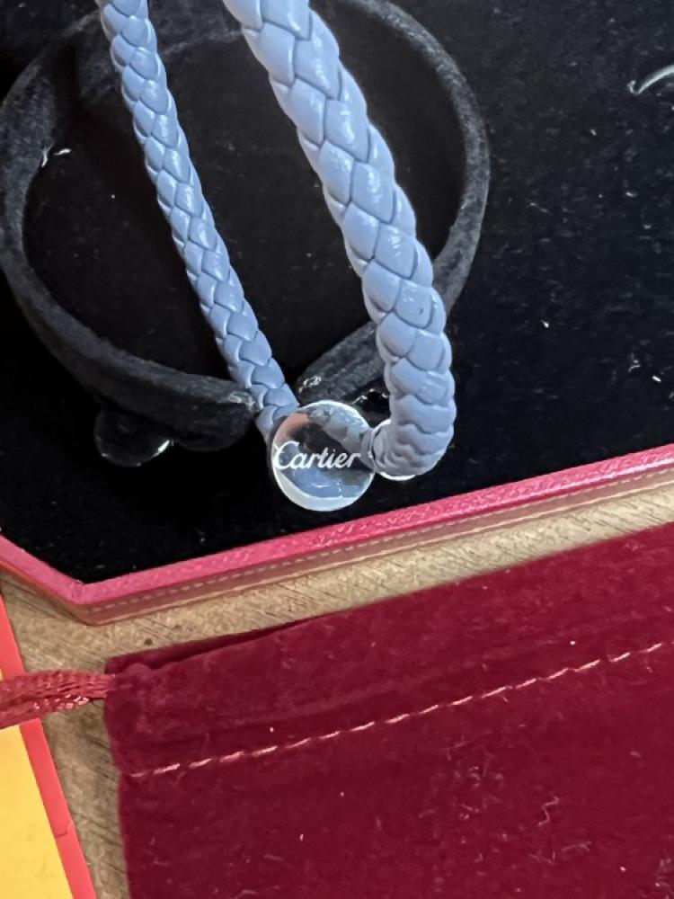 اسوارة Cartier ازرق فاتح