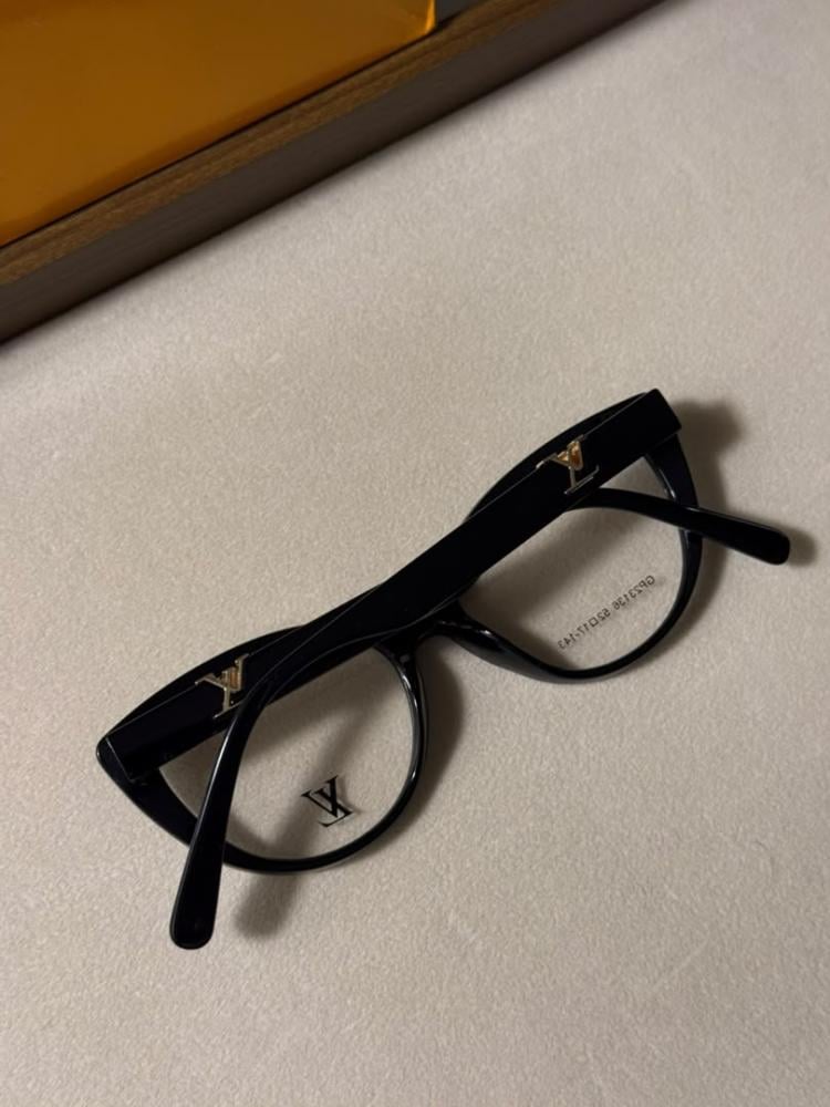 نظارة LOUIS VUITTON - اطار اسود - عدسة شفاف