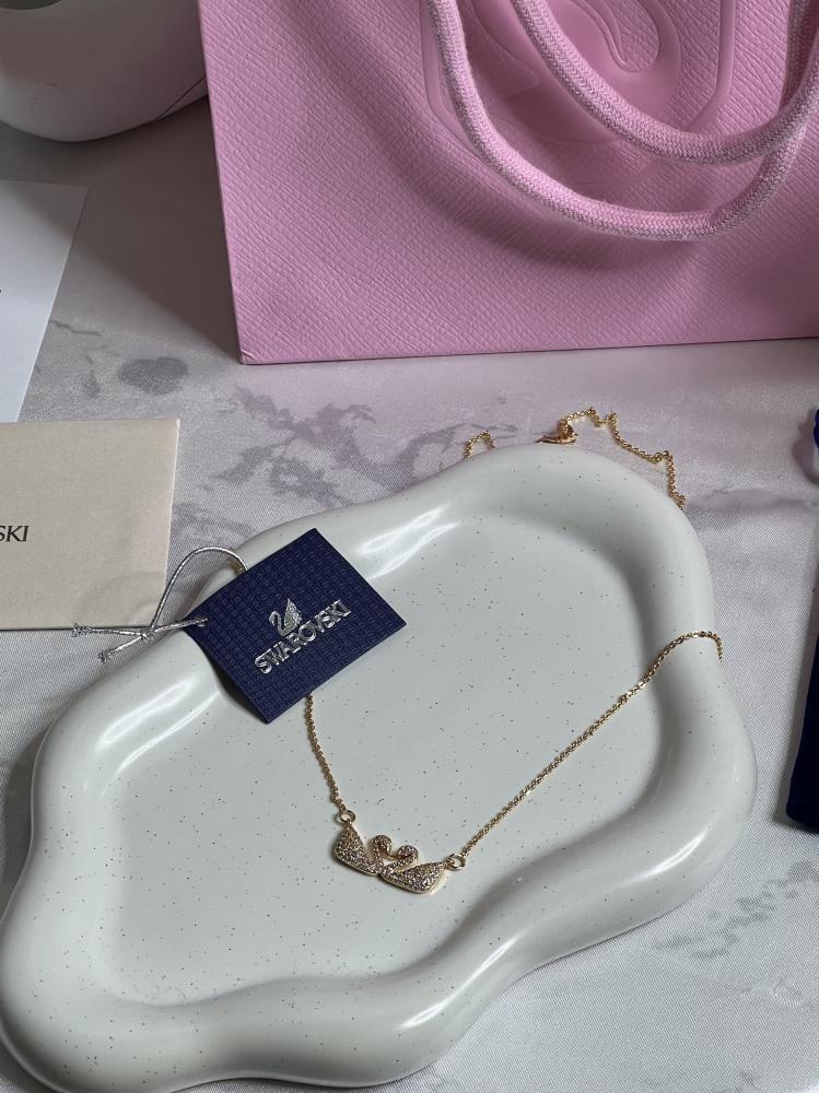 سلسال SWAROVSKI - سلسال سوارفيسكي ذهبي كريستالة