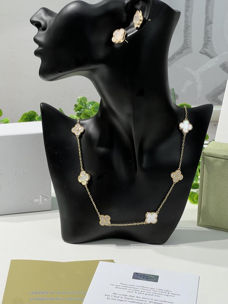 سلسال Van Cleef Arpels سلسال Van Cleef Arpels سلسال Van cleef لؤلؤي