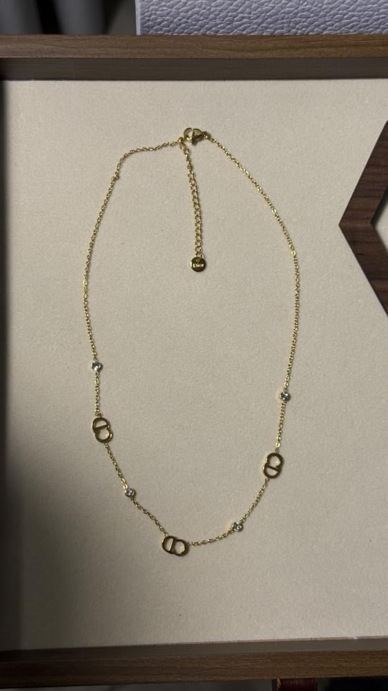 سلسال Dior سلسال حلق Dior معدن ذهبي