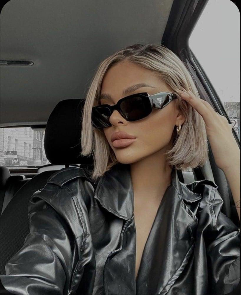 نظارة PRADA المشهورة