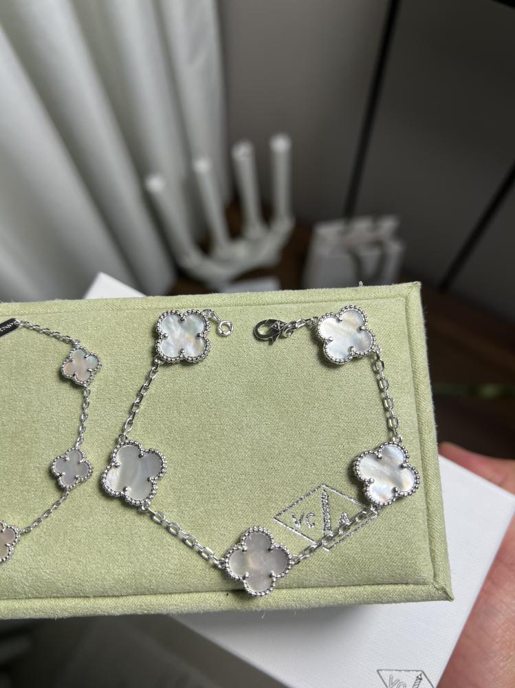 إسوارة Van Cleef & Arpels - إسوارة Van cleef فضي - كبير + مني