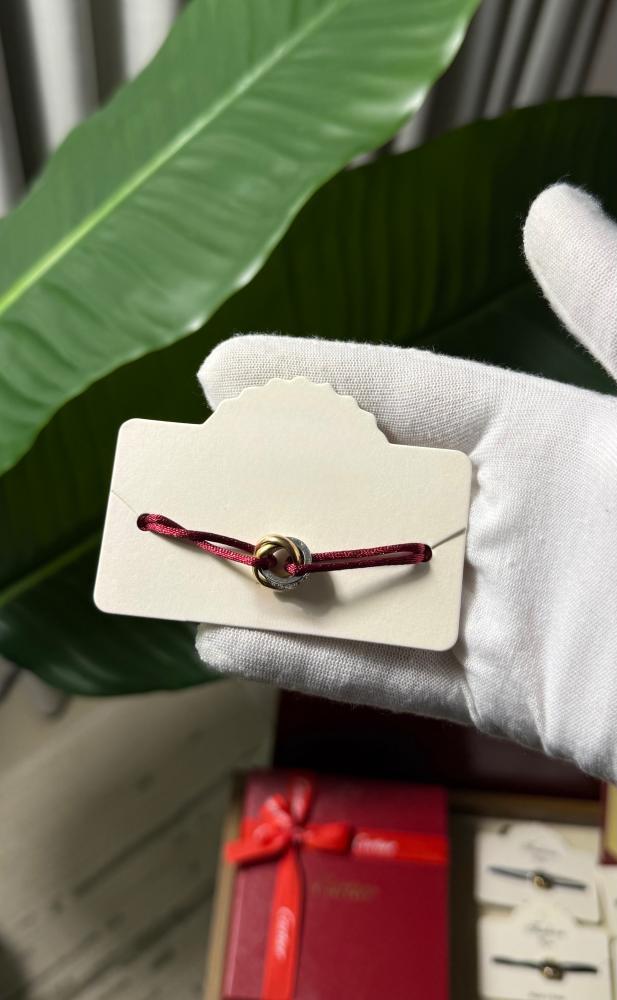 مجموعة أساور Cartier - خيط