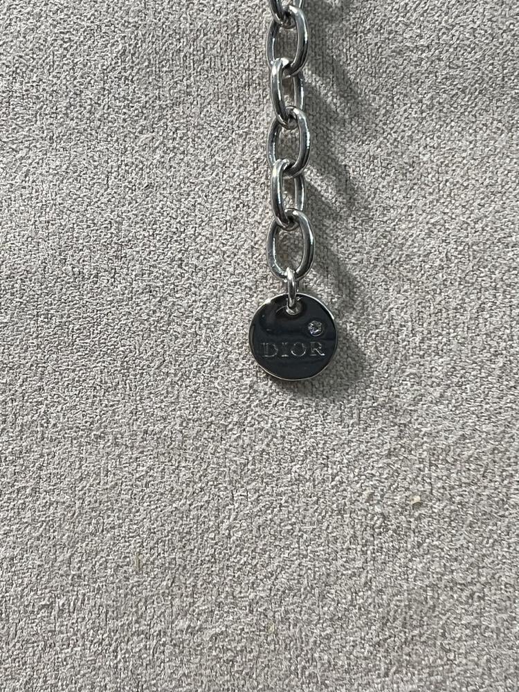 سلسال Dior معدن فضي