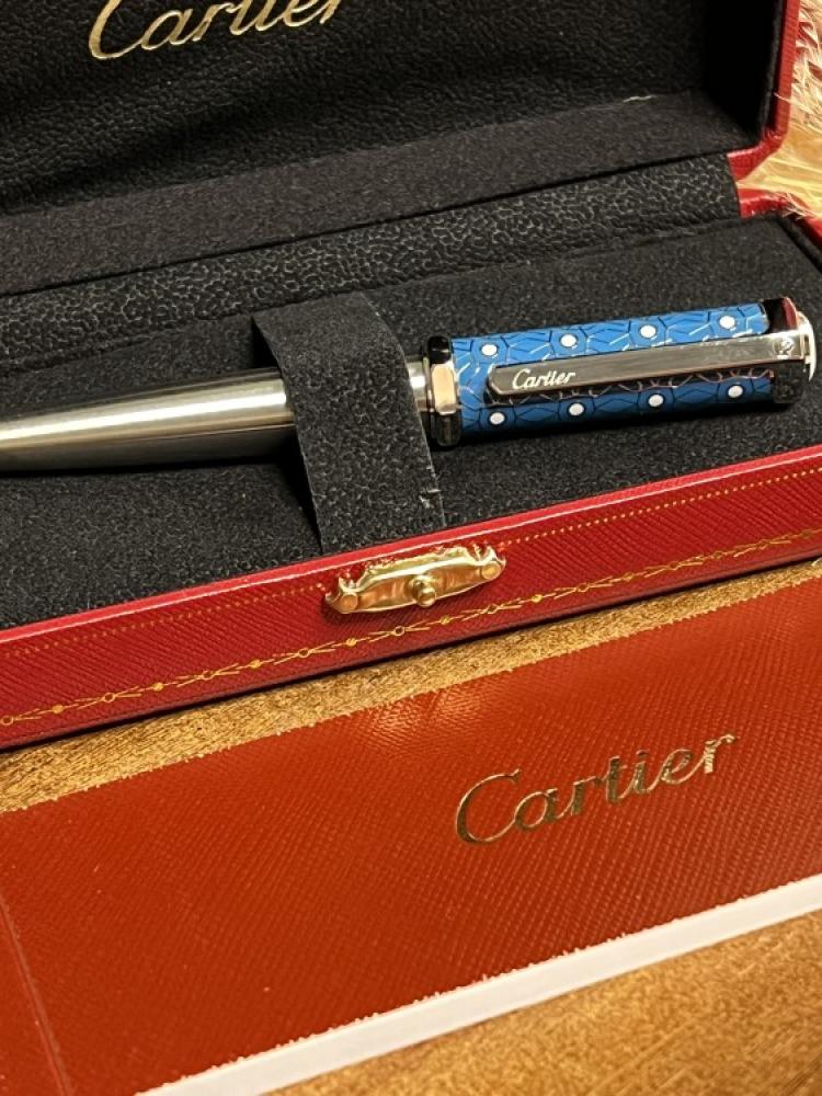 قلم Cartier قلم Cartier قلم حبر من مجموعة سانتوس دو كارتيه