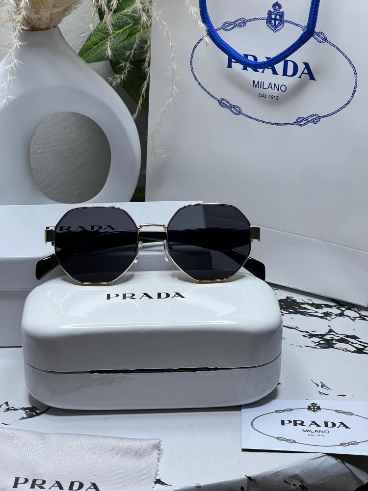 نظارة PRADA المشهورة أطار - أسود