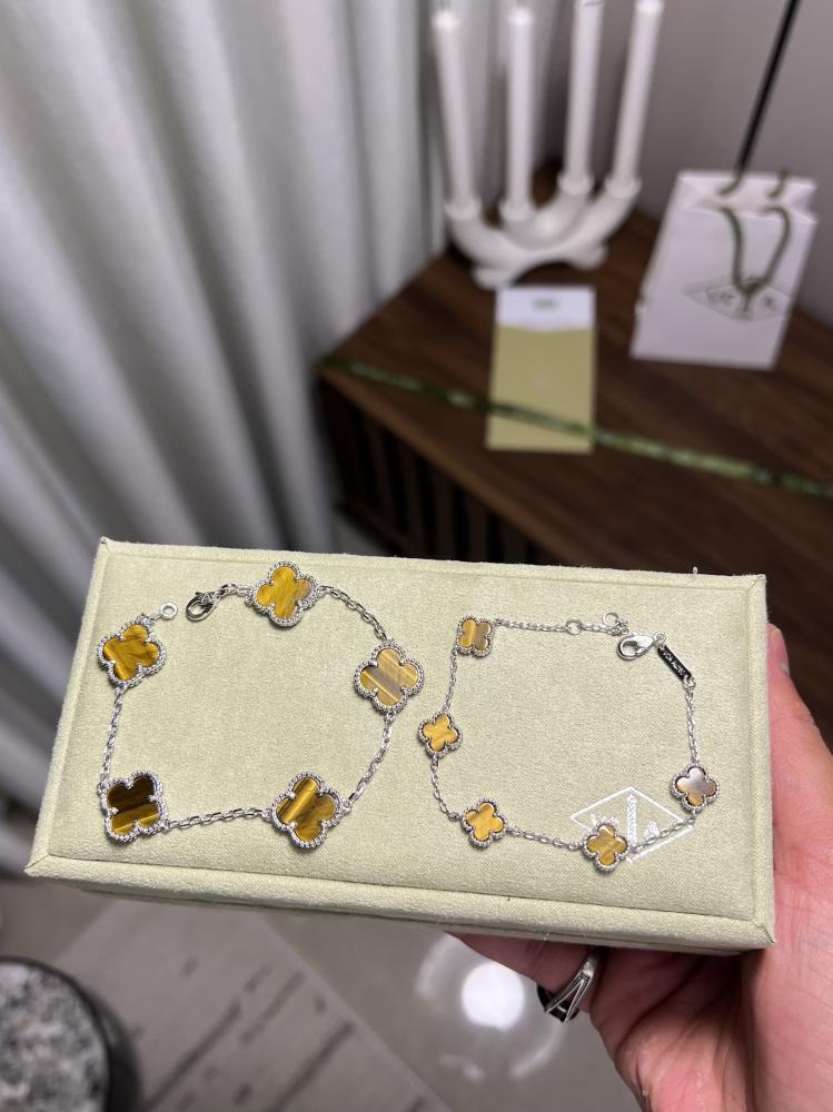 إسوارة Van Cleef & Arpels - إسوارة Van cleef فضي - كبير + مني
