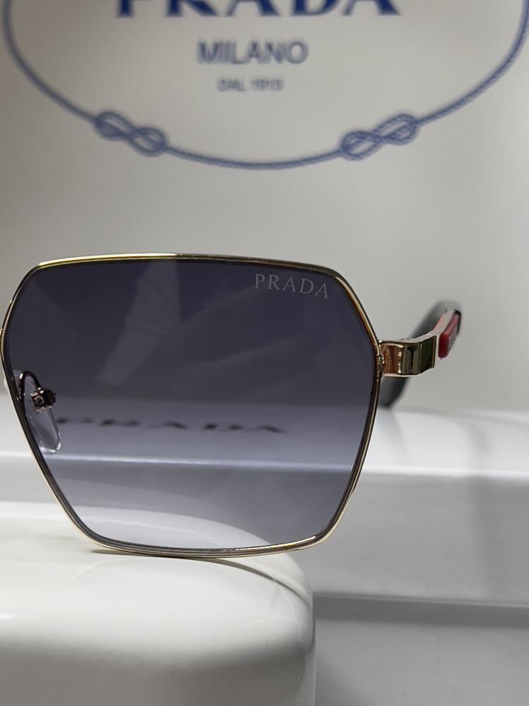 نظارة PRADA أطار ذهبي