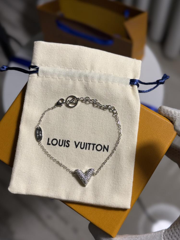إسوارة LOUIS VUITTON معدن فضي