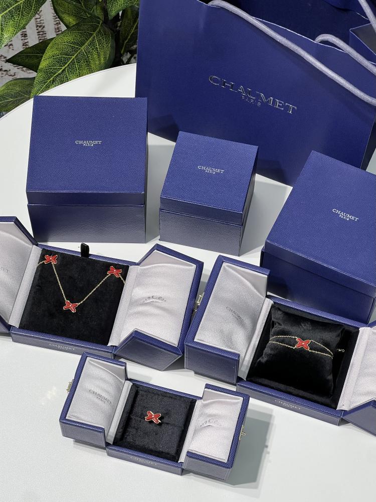 طقم إكسسوارات CHAUMET - طقم شوميه أحمر