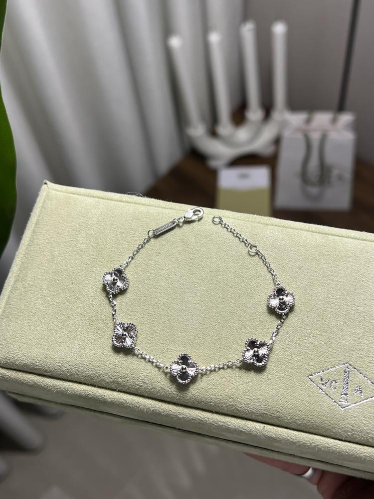 إسوارة Van Cleef & Arpels - إسوارة Van cleef فضي - صغير
