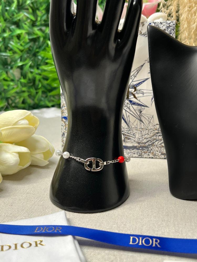 إسوارة Christian Dior فضي