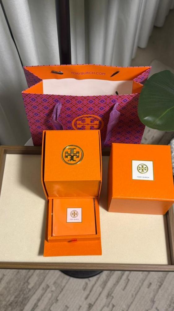 إسوارة TORY BURCH - ملحقات توري بورش الماستر ( للاسوارة - الساعة )