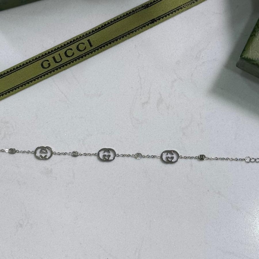 اسوارة GUCCI معدن فضي