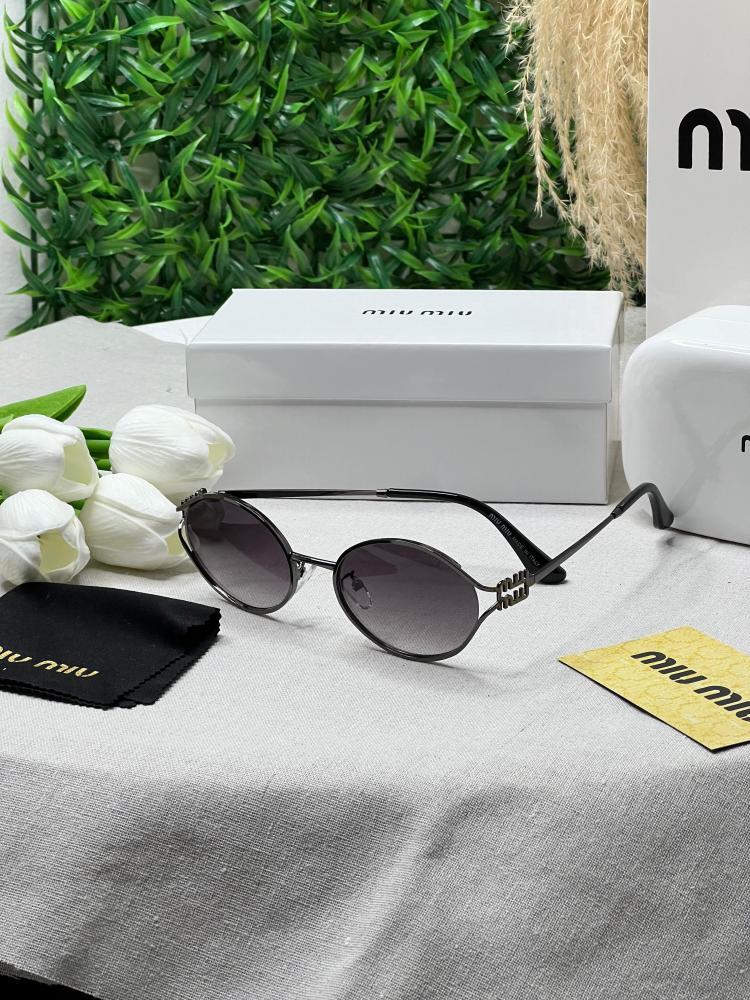 نظارة MIU MIU نظارة MIU MIU اطار اسود عدسه اسود