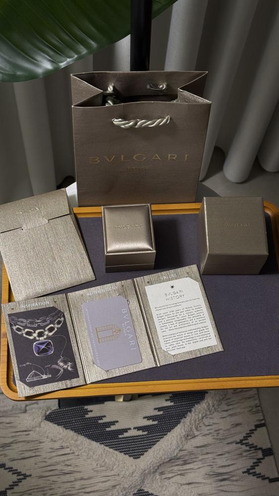 خاتم BVLGARI جهتين ، كرستالات وصدفي متحرك