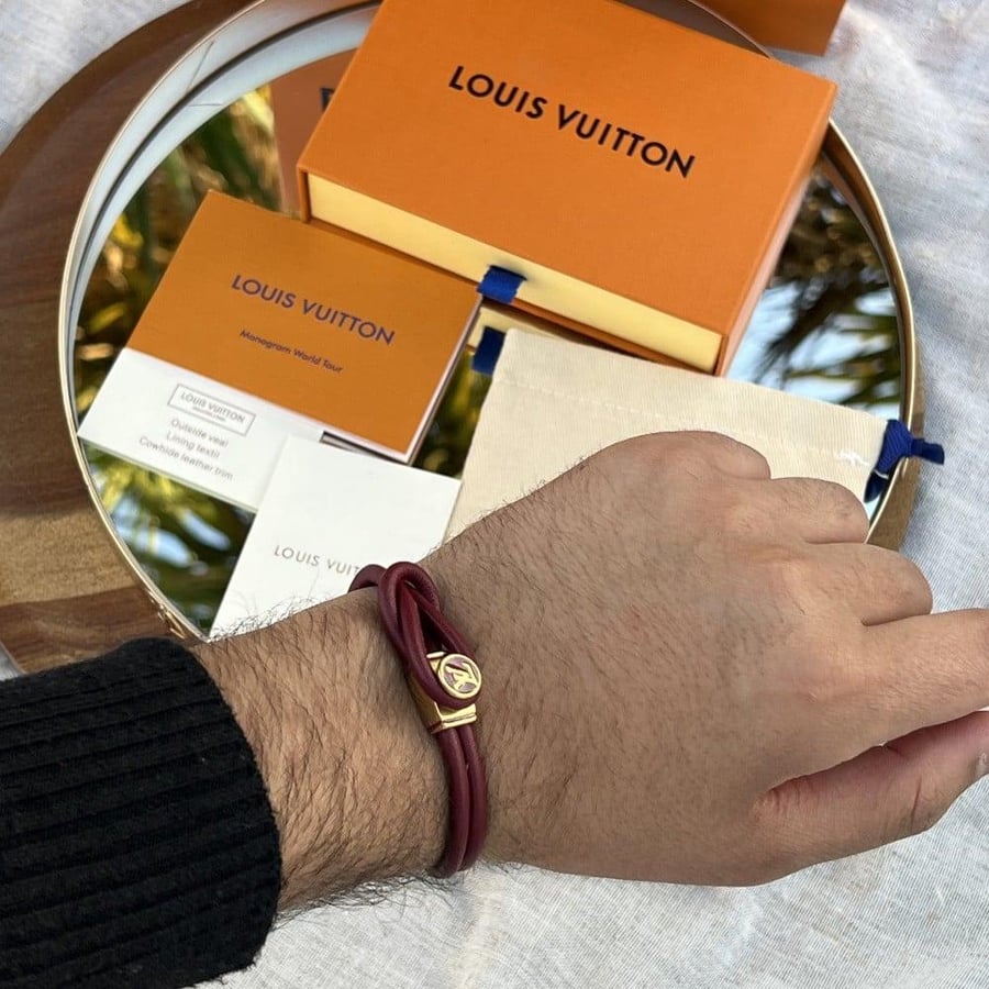 إسوارة LOUIS VUITTON إسوارة LOUIS VUITTON جلد ومعدن ذهبي