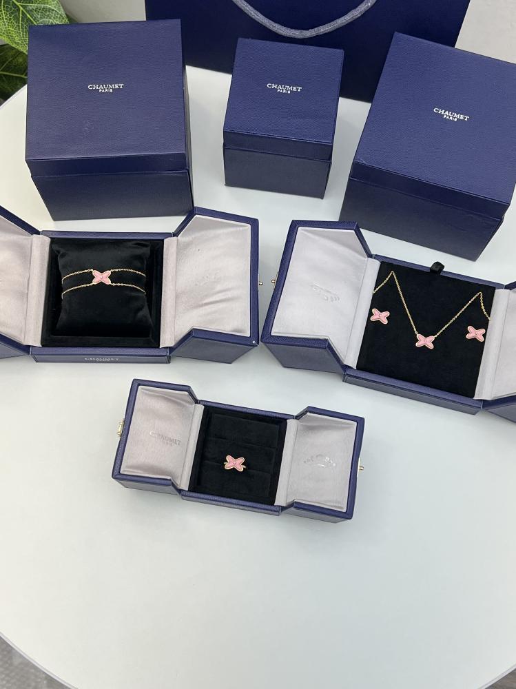 طقم إكسسوارات CHAUMET - طقم شوميه وردي