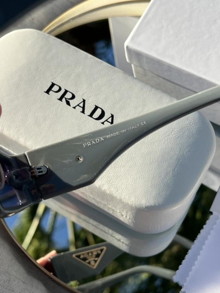 نظارة PRADA المشهورة