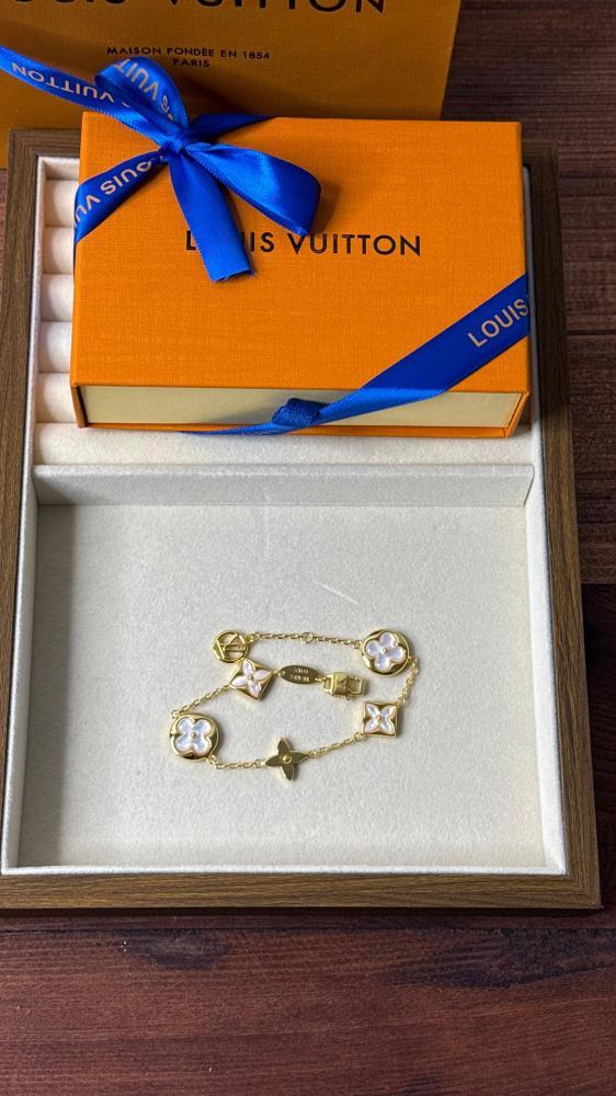 مجموعة أساور LOUIS VUITTON