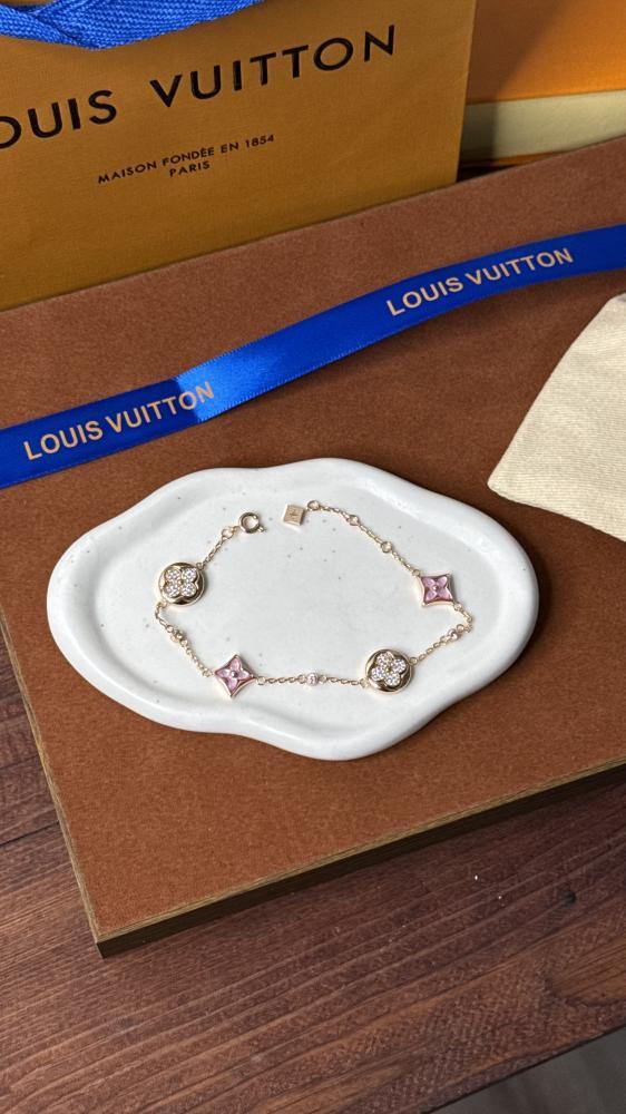 اسوارة LOUIS VUITTON معدن روز قولد - وردي