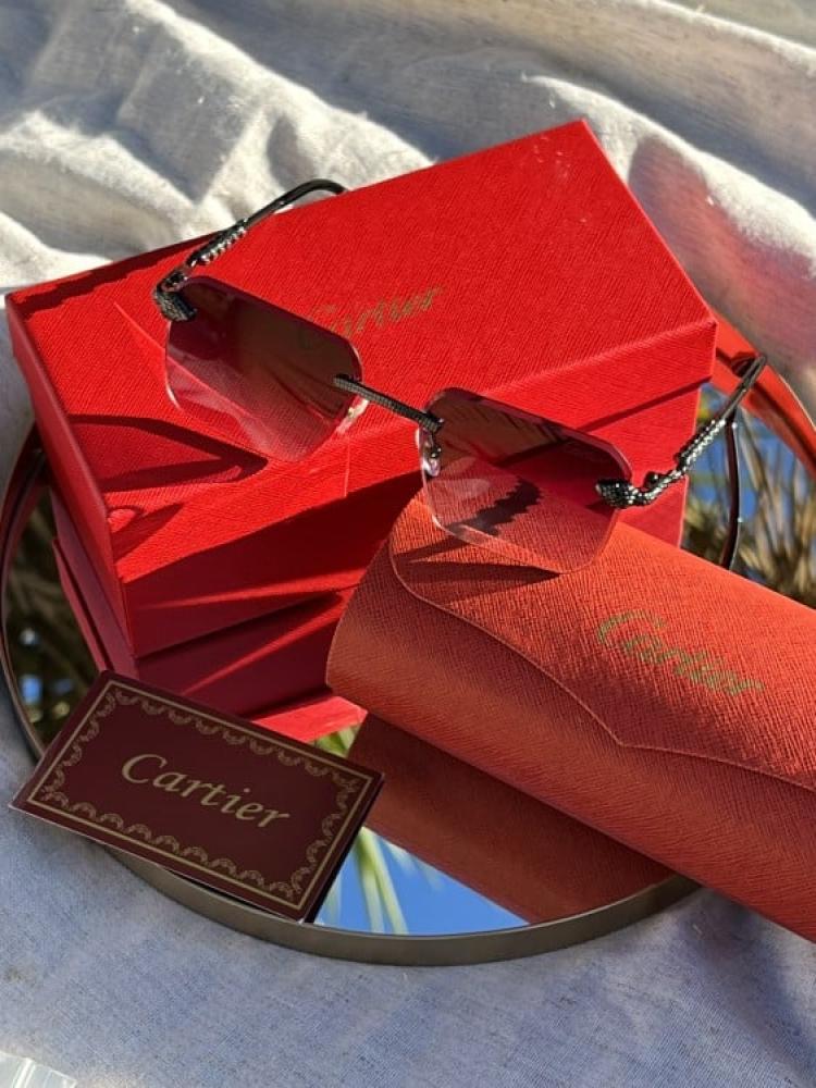 نظارة - Cartier المشهورة