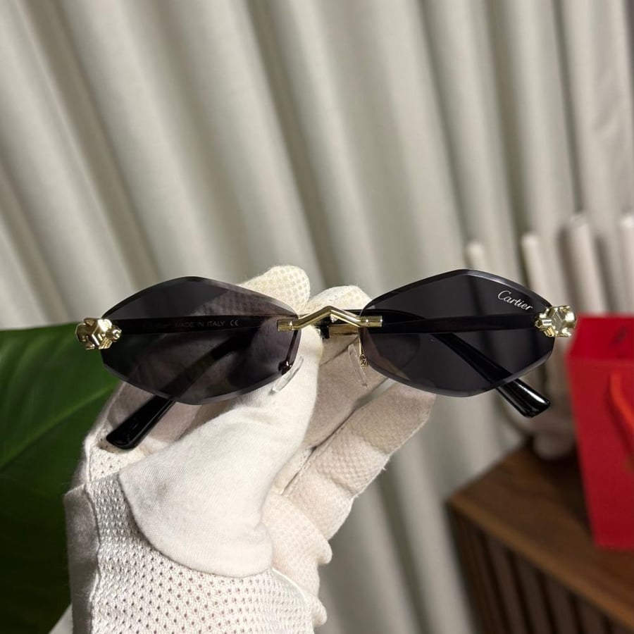 نظارة Cartier اطار ذهبي - عدسة أسود
