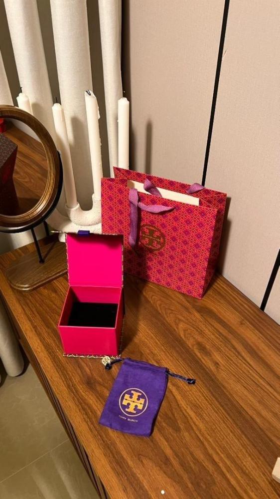 إسوارة TORY BURCH لونين ( ذهبي - فضي )