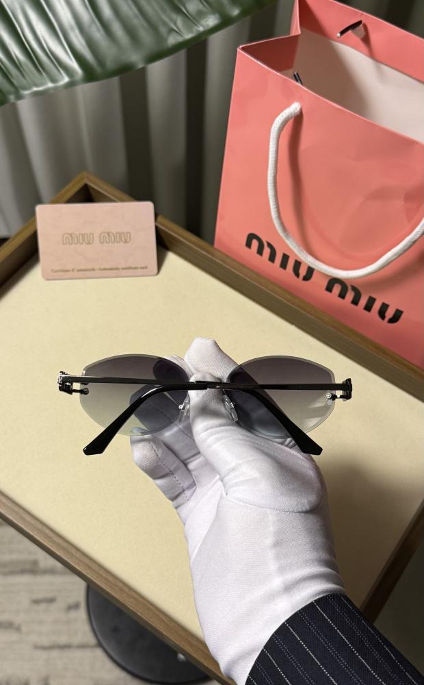 نظارة miu miu (ملون)