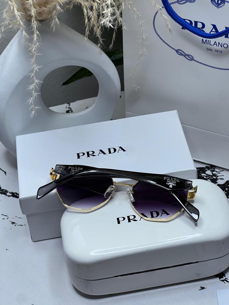 نظارة PRADA المشهورة أطار - اسود شفاف