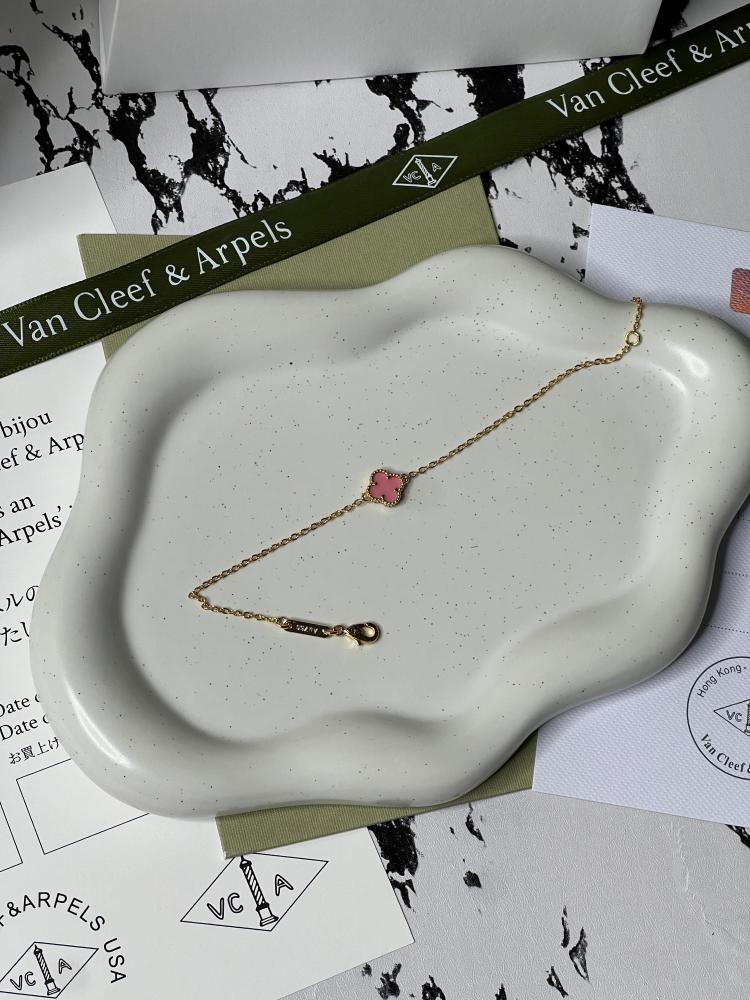 إسوارة Van cleef ذهبي _ وردي