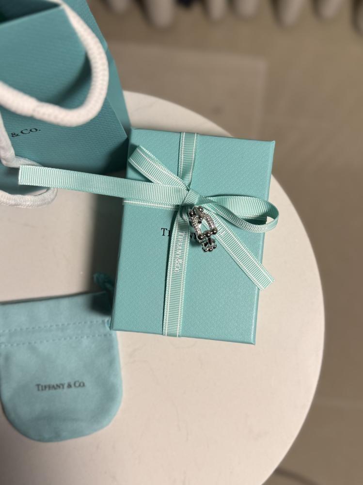إسوارة TIFFANY&Co - اسوارة Tiffany فضي