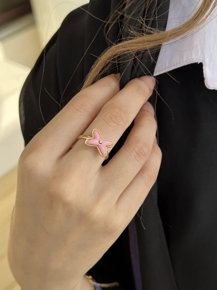 طقم إكسسوارات CHAUMET - طقم شوميه وردي