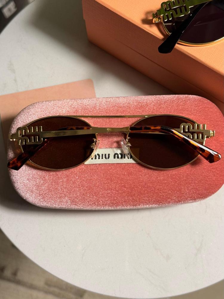 نظارة MIU MIU نظارة miu miu ملون