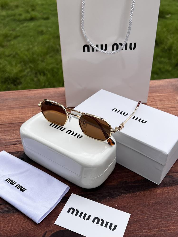 نظارة miu miu أطار ذهبي طرف تايقر - عدسة بني