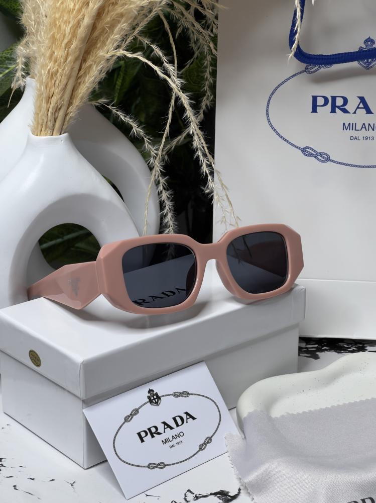 نظارة PRADA المشهورة أطار وردي
