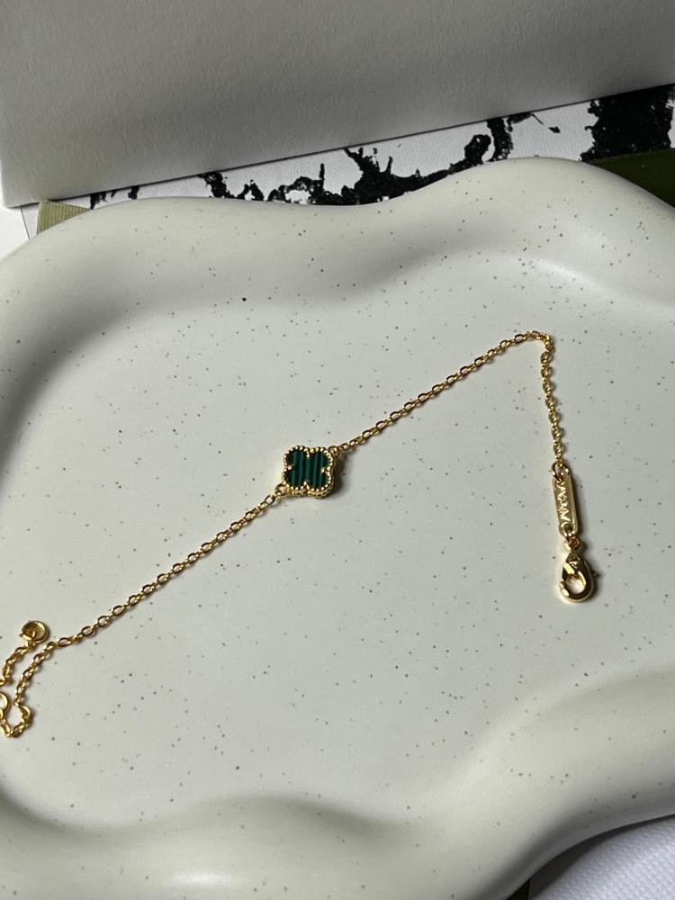 إسوارة Van cleef ذهبي -أخضر