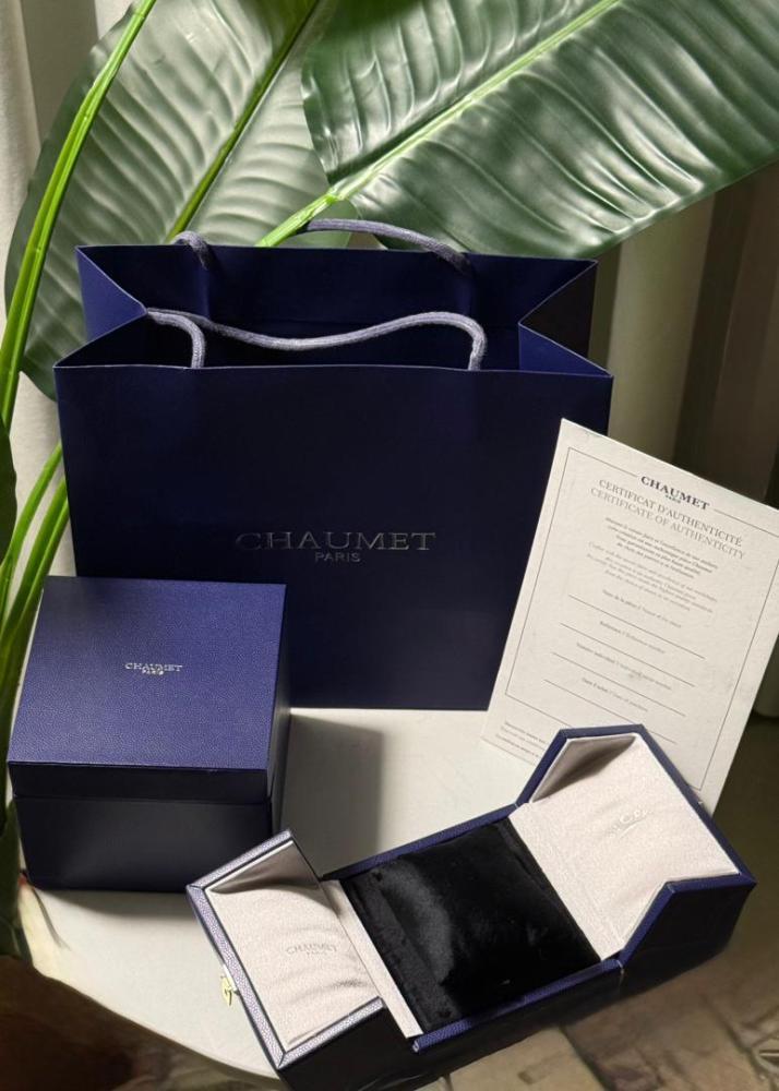 اسوارة CHAUMET ذهبي