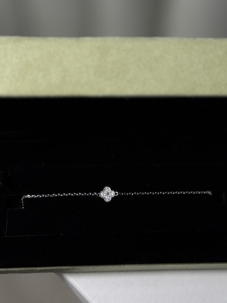 إسوارة Van Cleef & Arpels - إسوارة Van cleef فضي - كرستالات