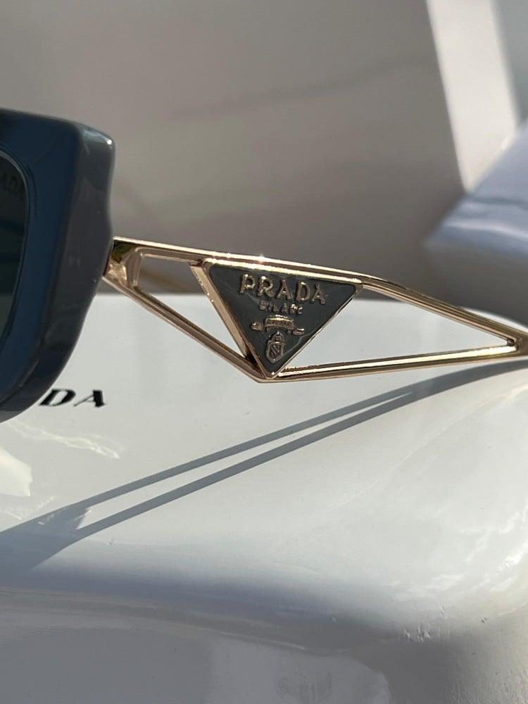 نظارة PRADA المشهورة
