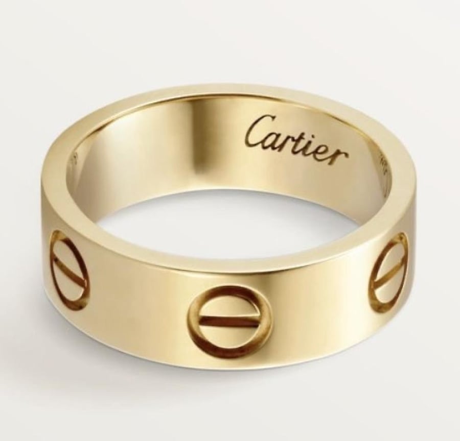 خاتم Cartier الذهبي