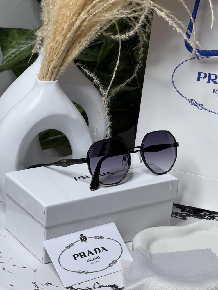 نظارة PRADA أطار أسود