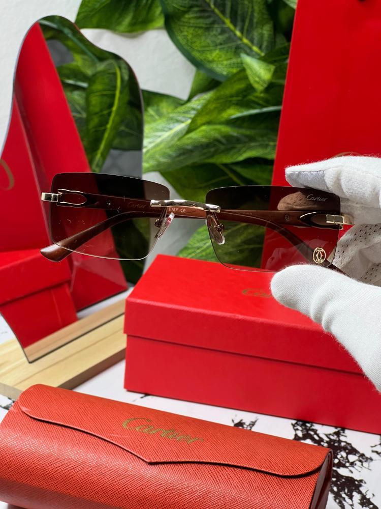 نظارة - Cartier المشهورة