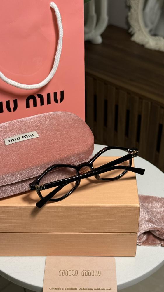 نظارة miu miu أطار اسود عدسة شفاف