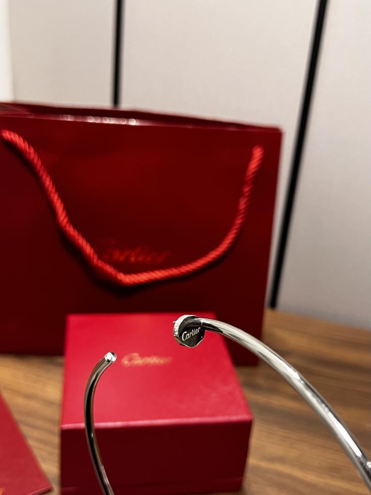 عقد جوست آن كلو Cartier - فضي