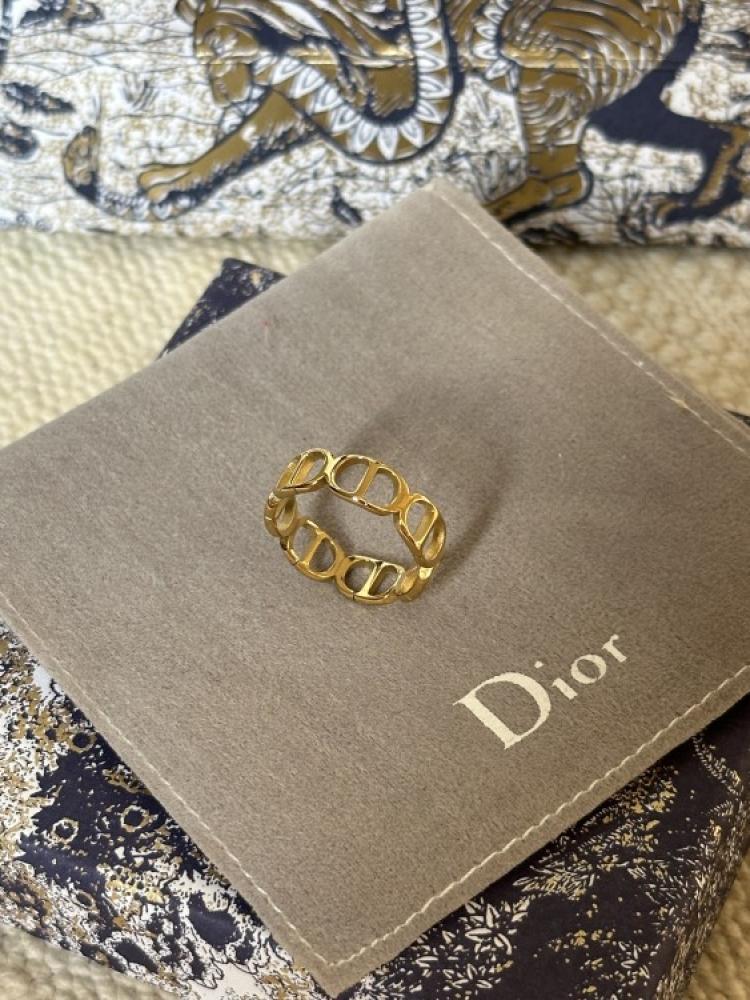 خاتم Dior خاتم Christian Dior ذهبي